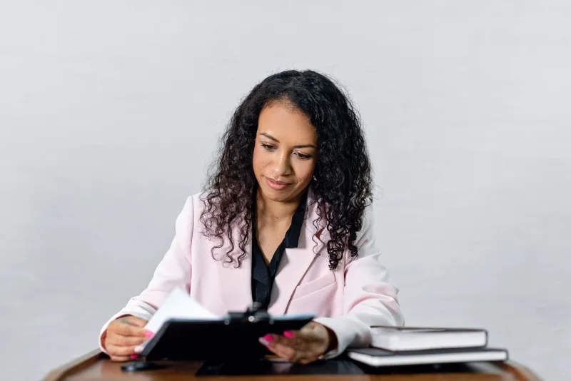 What You Know Is Still Worth Knowing: How Career Changers Abandon Expertise They Should Be Leveraging
